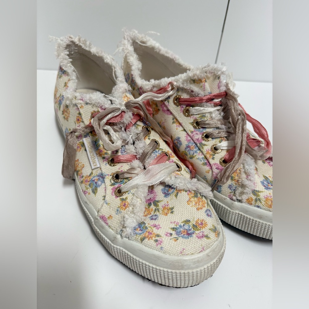 Superga White Floral Canvas Low Top Lace-Up Sneakers Logo Accent Rubber Sole 9.5 - Picture 2 of 10